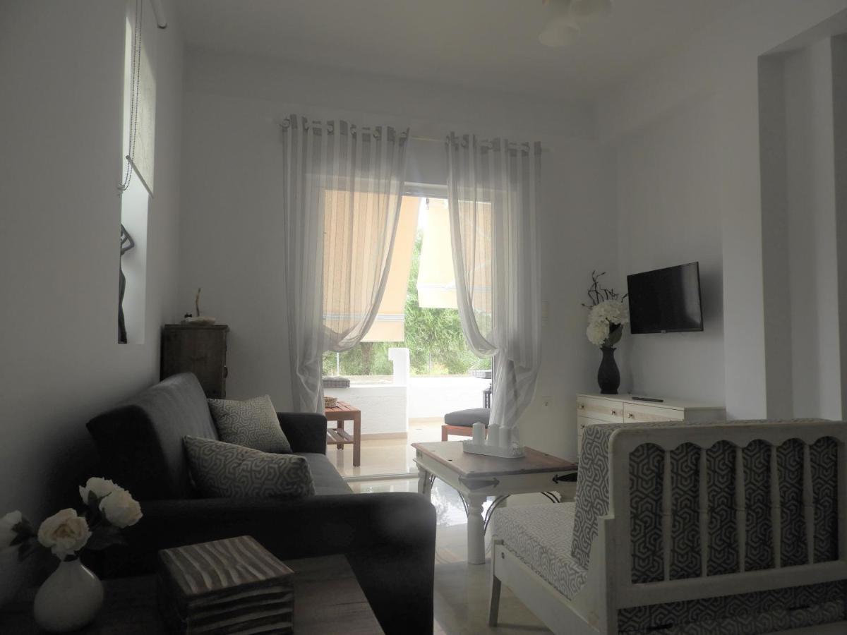 Sgs Luxury Apartments Ксилокастро Экстерьер фото